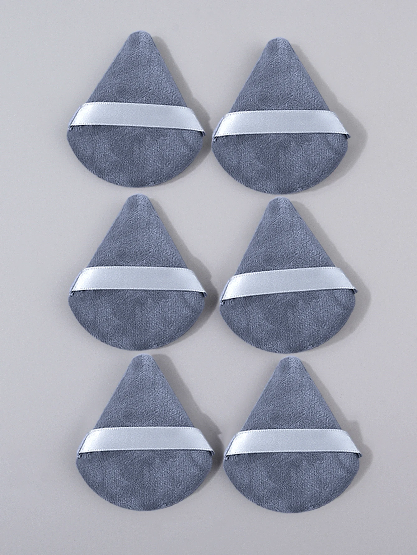 6-częściowa szara trójkątna gąbka do pudru, super miękka, do stosowania na sucho i na mokro, specjalnie zaprojektowana dla artystów makijażu