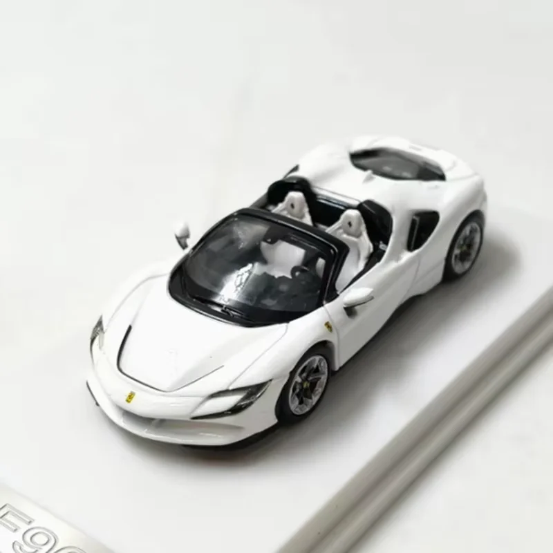 Diecast Maßstab 1:64 SF90 Sportwagen Hardtop Cabrio Legierung Simulation Auto Modell Statische Sammlung Dekoriert Urlaub Spielzeug Geschenk