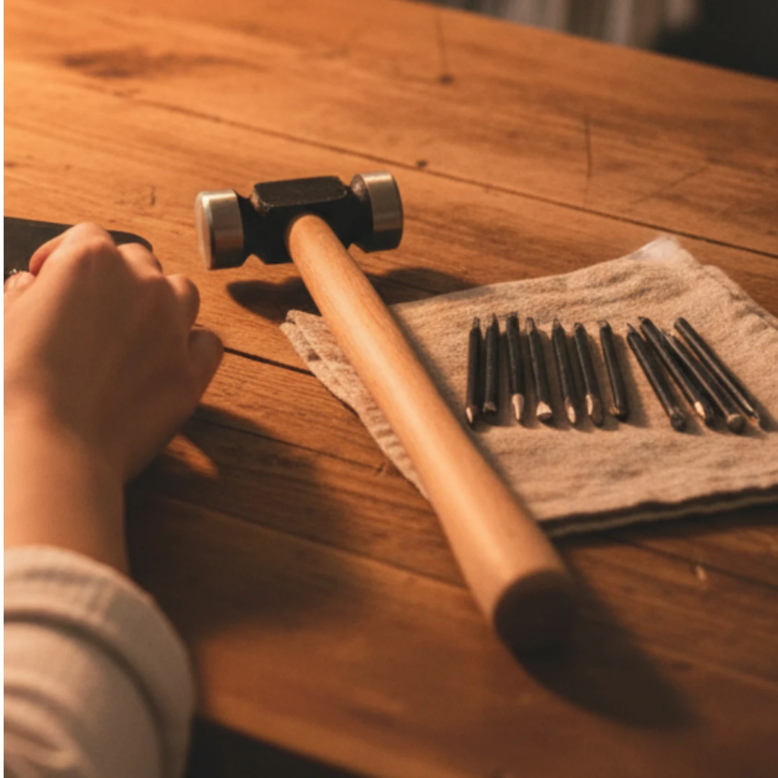 Jewelry Making Tool Kit with Hammer Precision Metal Stamping Kit with Rubber Pad Jewelry Stamping Hammer Manual for Jewelers