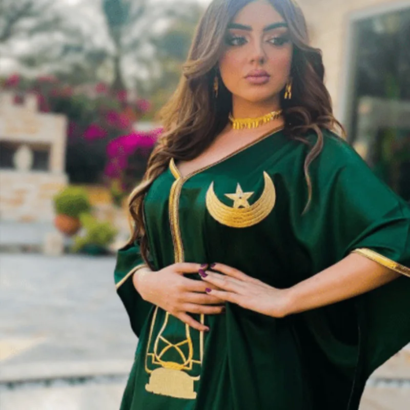 

Muslim Fashion Abaya Plain Green Color Classic V Neck Moon Star Lamp Pattern Over Size Batwing Sleeve Abaya Women Muslim Robe