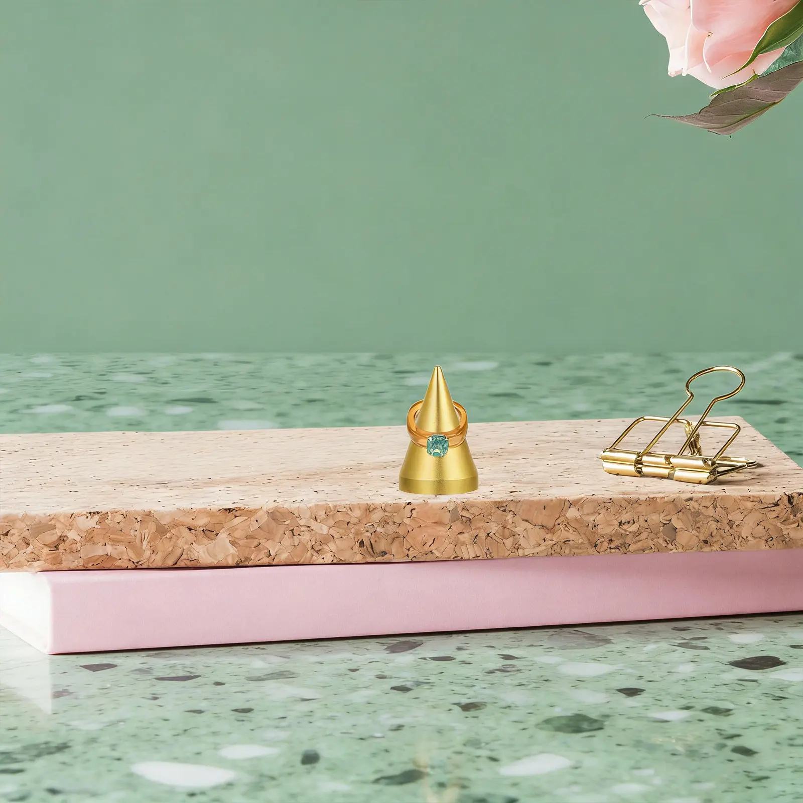 

Металлическая подставка для ювелирных изделий в форме конуса, стильный держатель для одного кольца, для магазина, дома, витрины, выставки