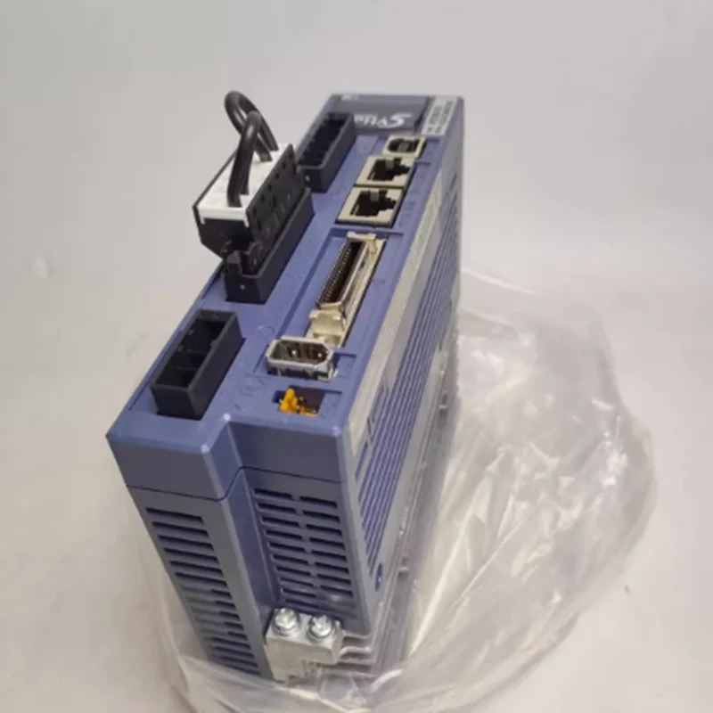 RYT202D5-VC2-Z88    SGM-08A3FJ53    RYT751D5-VS2-ZA9     RYT401D5-VS2-Z19    RYT201D5-VS2-Z19     New Original Servo Drives