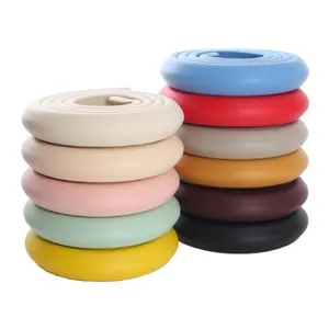 3 Numaralı masanın bir köşesini koruyan 6 büyük satış