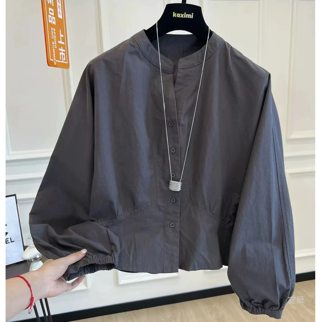 Korean-Style Casual Autumn New Fashion Niche Design Bat-Sleeve Shirt, Loose Round-Neck Slimming And Stylish Top