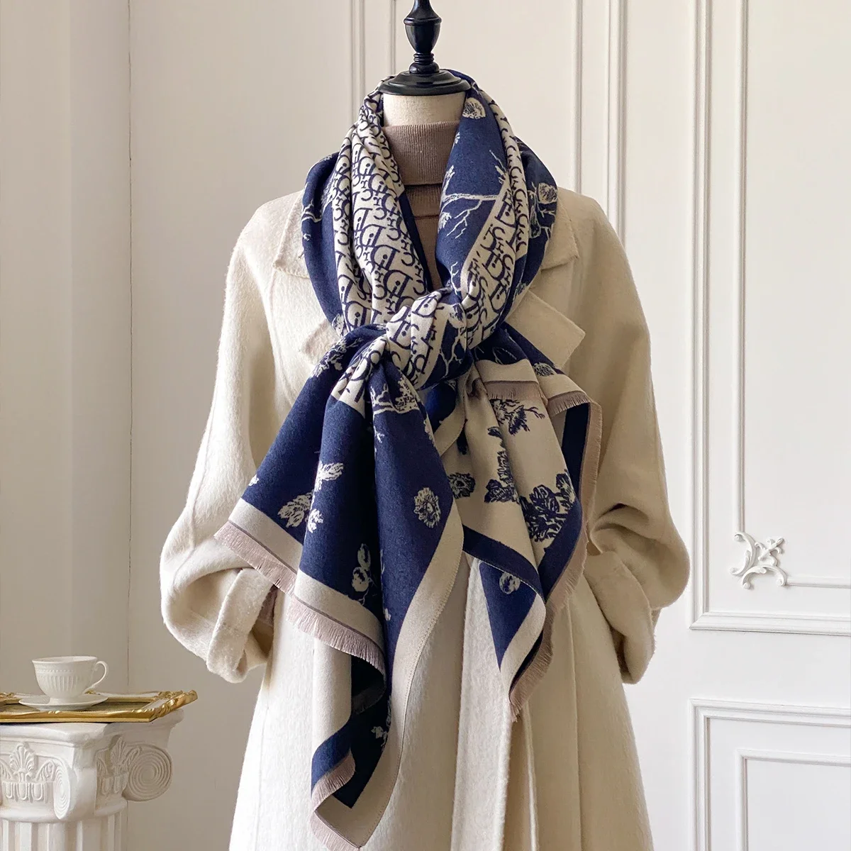 New Winter Luxury Women's Double-Sided Jacquard Cashmere Scarf Warm Elegant Pashmina Shawl Outdoor Cold-Resistant Windproof