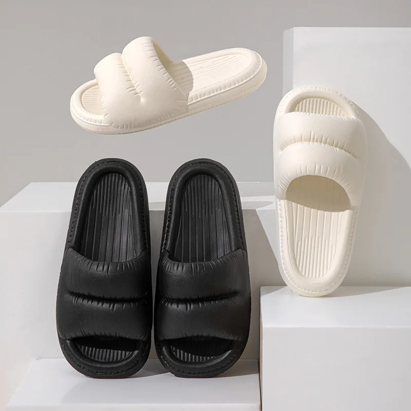 Summer Trend Double Bread Slippers Fluffy Design The Sole Is Soft And Comfortable Outdoor Walking Men’s Shoes That Walk Was Easy