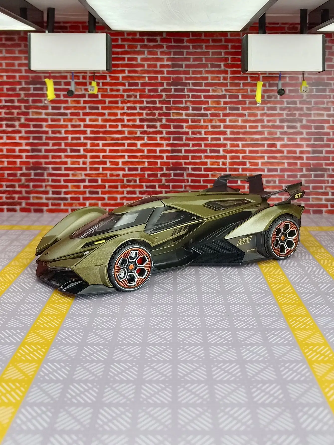 Modèle de voiture en alliage Lamborghini V12, Simulation 1:22, Collection d'ornements, porte ouvrable, son et lumière, cadeau de retour