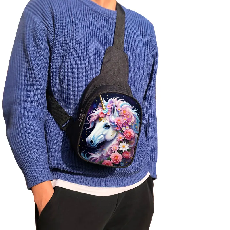 Simpatico unicorno con stampa floreale Borsa sul petto Fantasy Unicorn Borse a tracolla da donna per borse a tracolla da viaggio Portachiavi per telefono