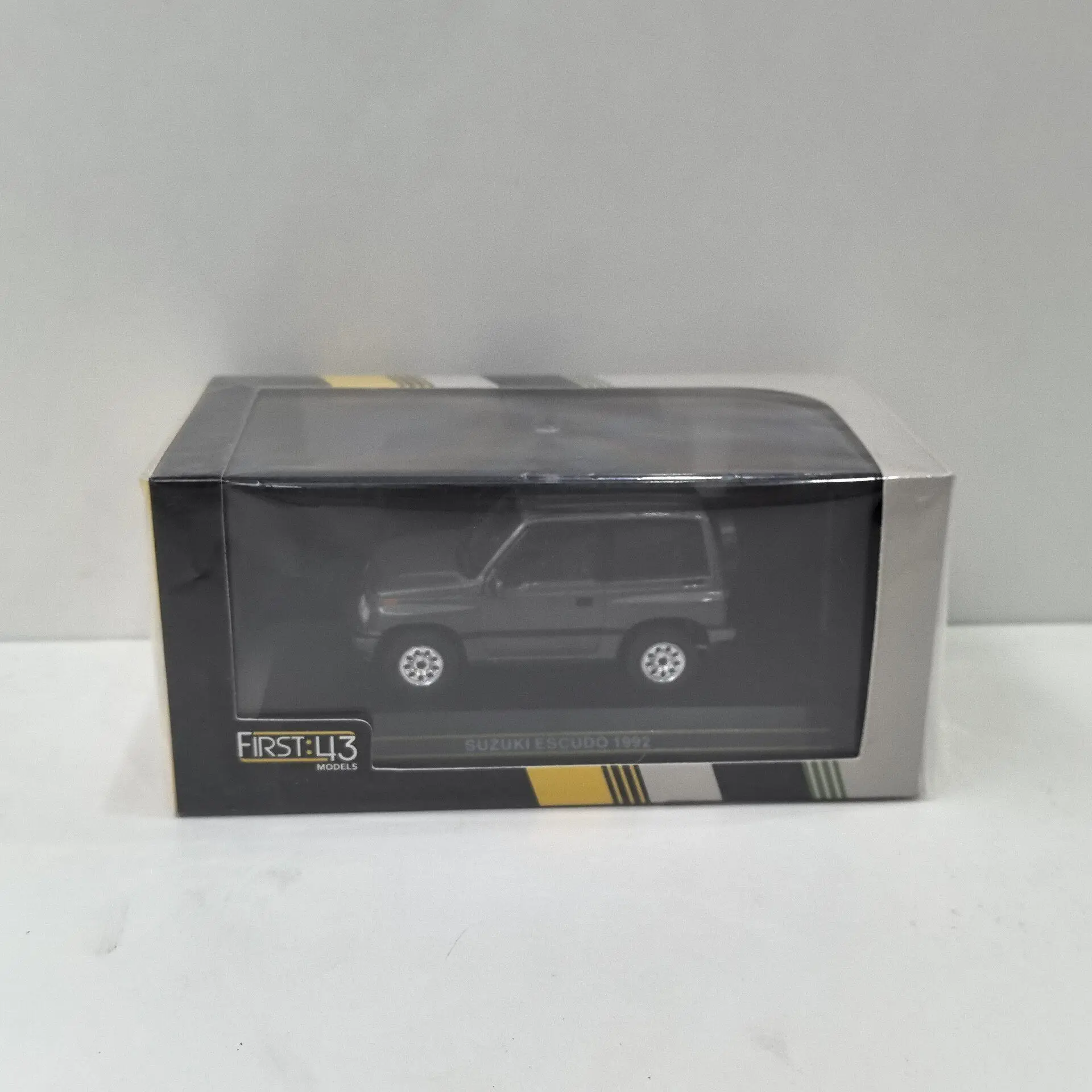 

Diecast FIRST 1/43 Scale SUZUKI ESCUDO 1992 25 Alloy Car Model