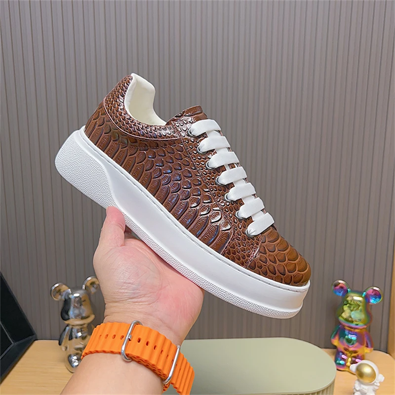 للجنسين البني منصة أحذية رياضية الرجال التمساح نمط الدانتيل متابعة جلد البقر جولة تو منخفضة أعلى حذاء كاجوال لوكس حذاء مسطح اليدوية #4