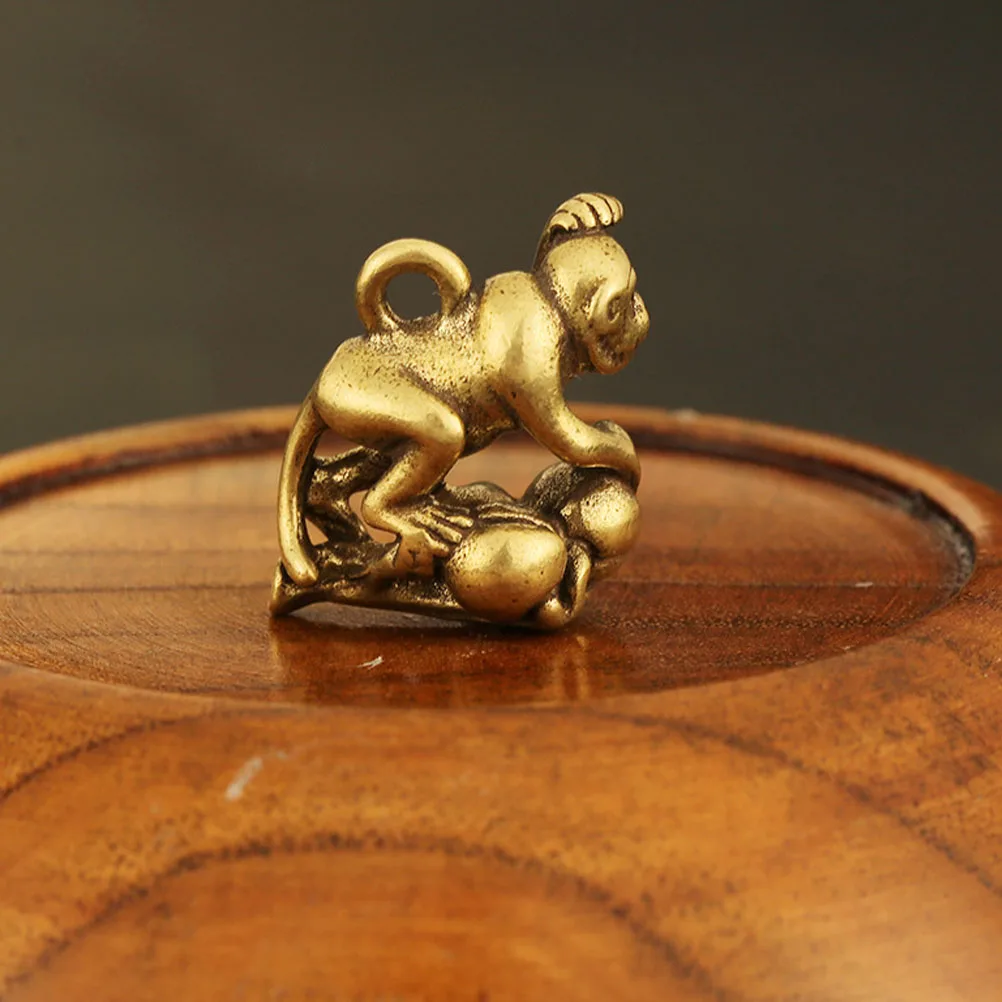 

2Pcs Antique Monkey Keychain Pendant High-Grade Brass Sculptures Creative Home Decor