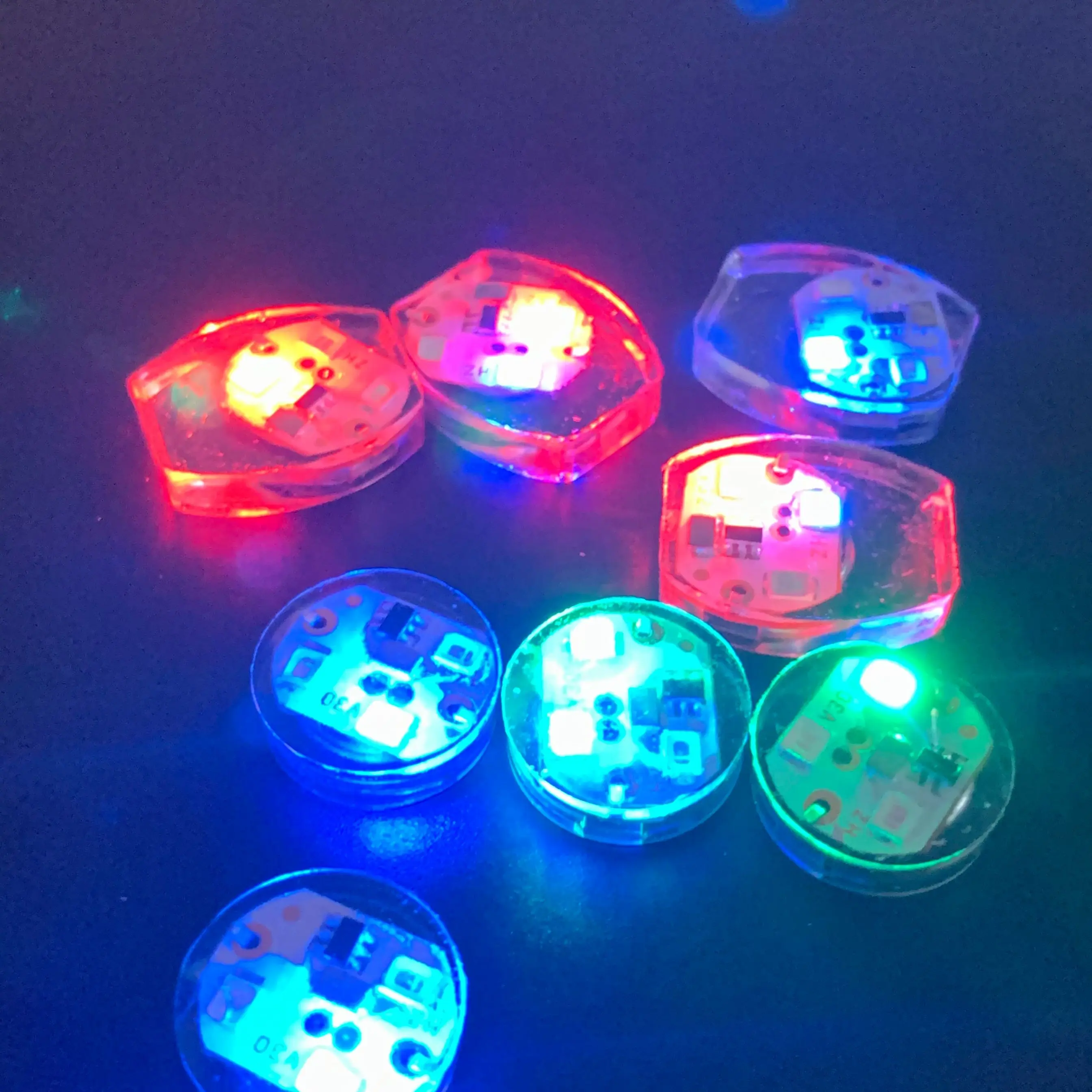 LED Vibrating Electric Lamp, Mini Shoes Lights, Flashing RGB Lighting, Waterproof, 500 Pcs