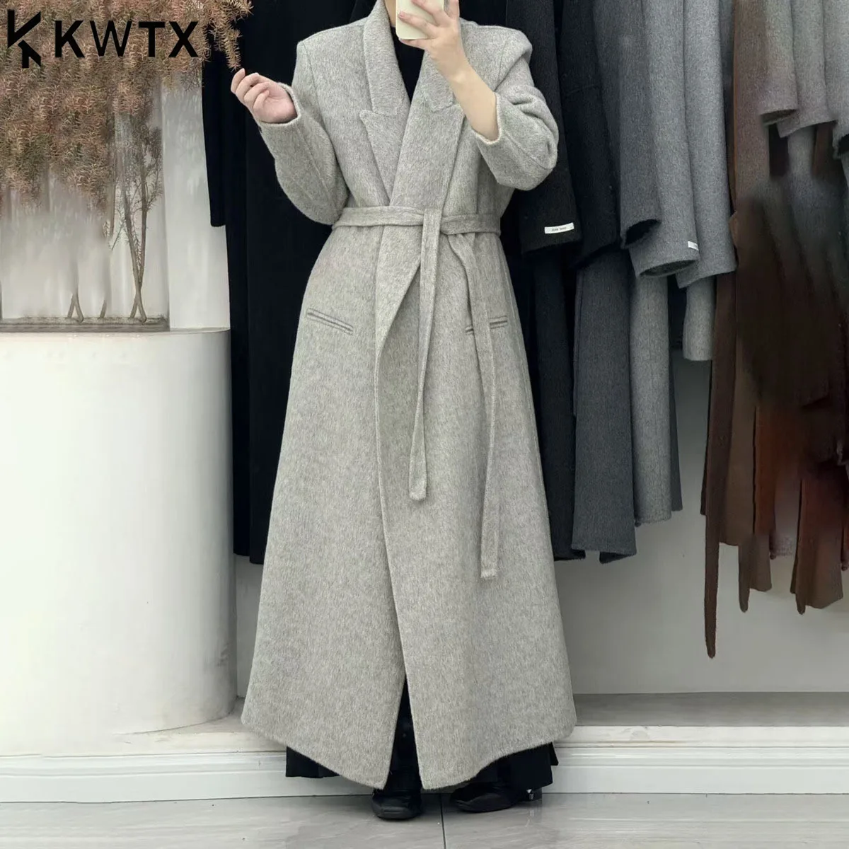

KWTX женское длинное пальто из 100% шерсти с поясом и зубчатыми лацканами, однотонное, повседневное, элегантное, винтажное, шикарное, удобное, новое, зима 2025