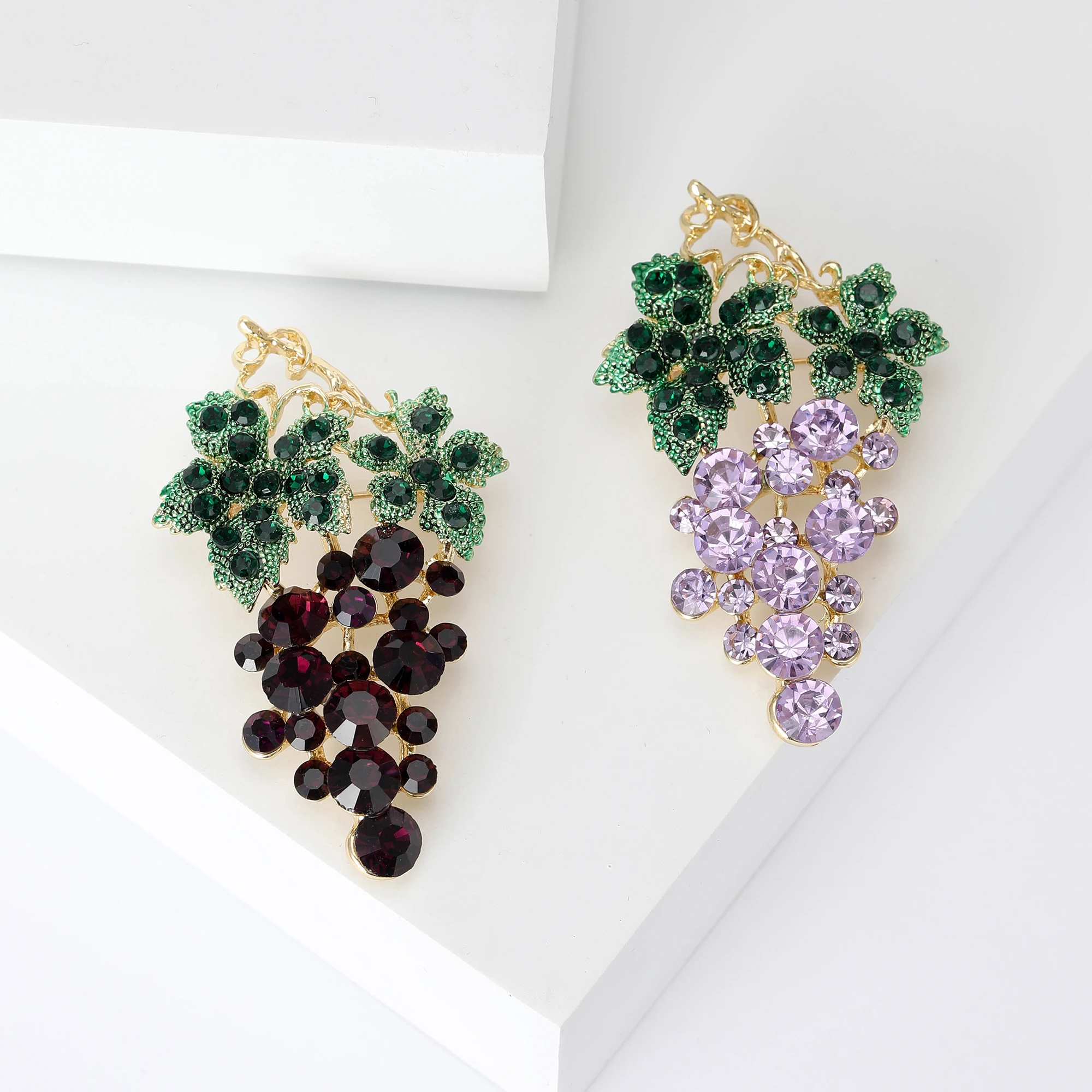 Beaut&Berry Rhinestone Grape Brooches for Women Unisex 2-color Fruit Shape Pin Casual Party Friends Family Accessories Gift