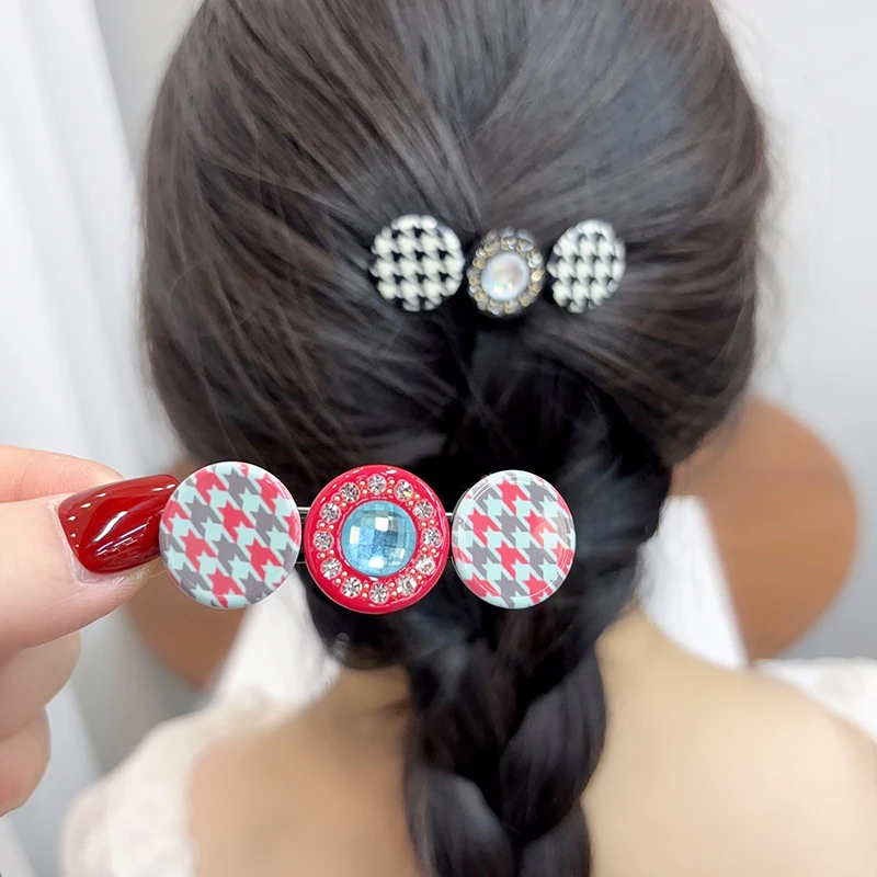 エレガントなヴィンテージラウンドヘアクリップ、ウォーターダイヤモンドチェック柄デザインサイドクリップ前髪ホルダーaznavourファッションヘアアクセサリー