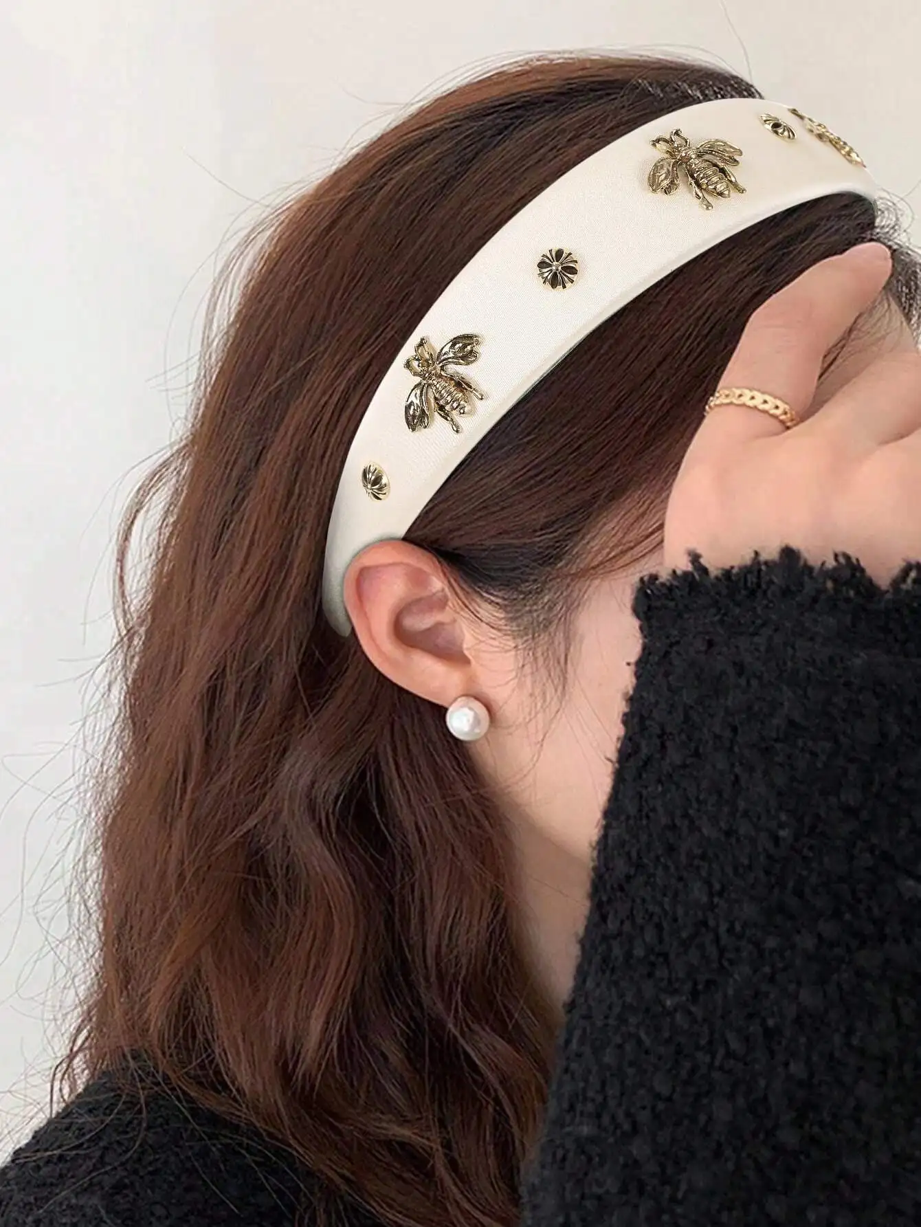 

Elegant Vintage French Style Bee Headband For Women Daily Party Hair Accessory