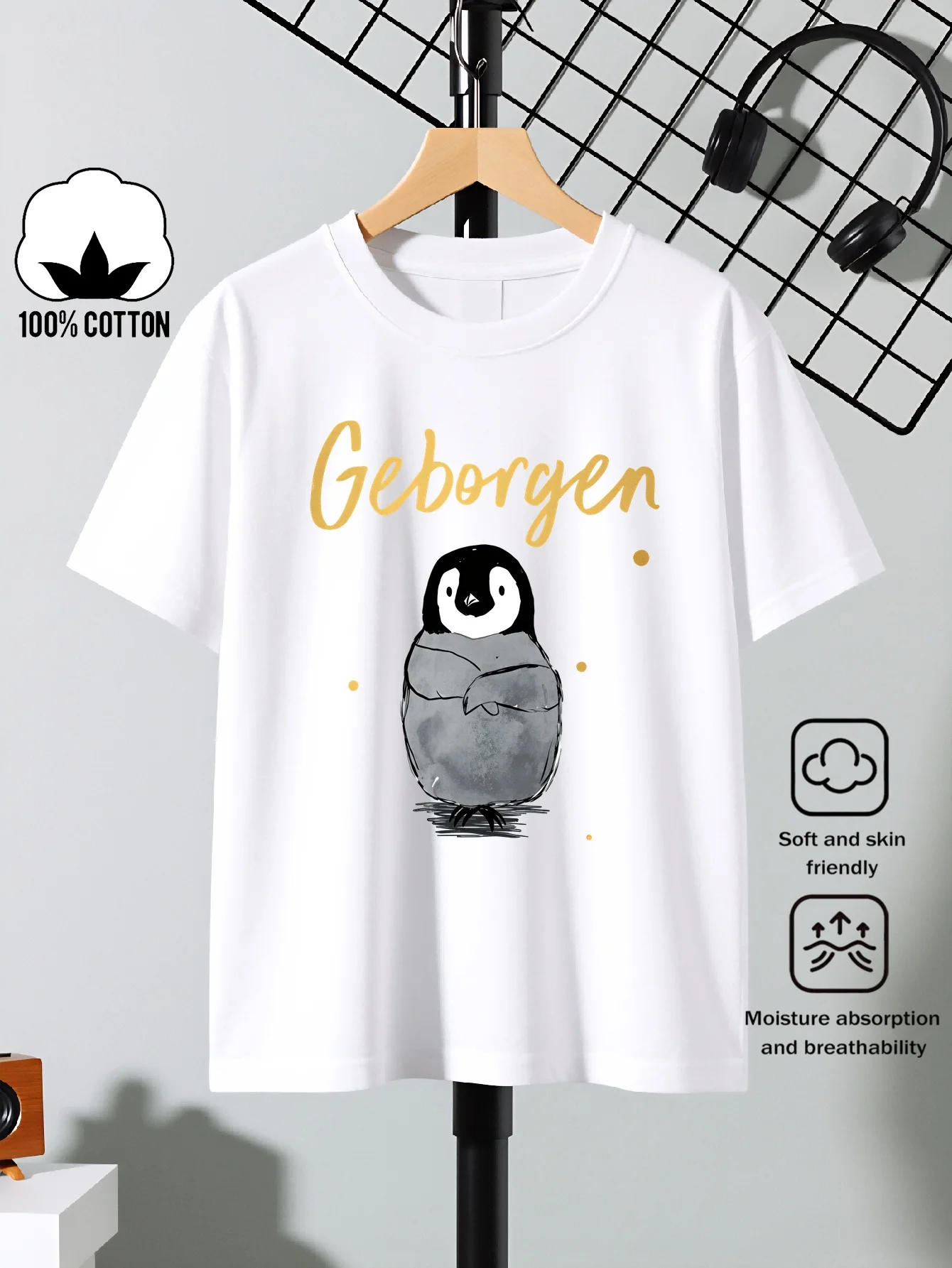 Little Penguin Wrapped Warm Machine Washed Cartoon Short Sleeved Men's and Women's Round Neck T-shirt Casual Parent-child Top