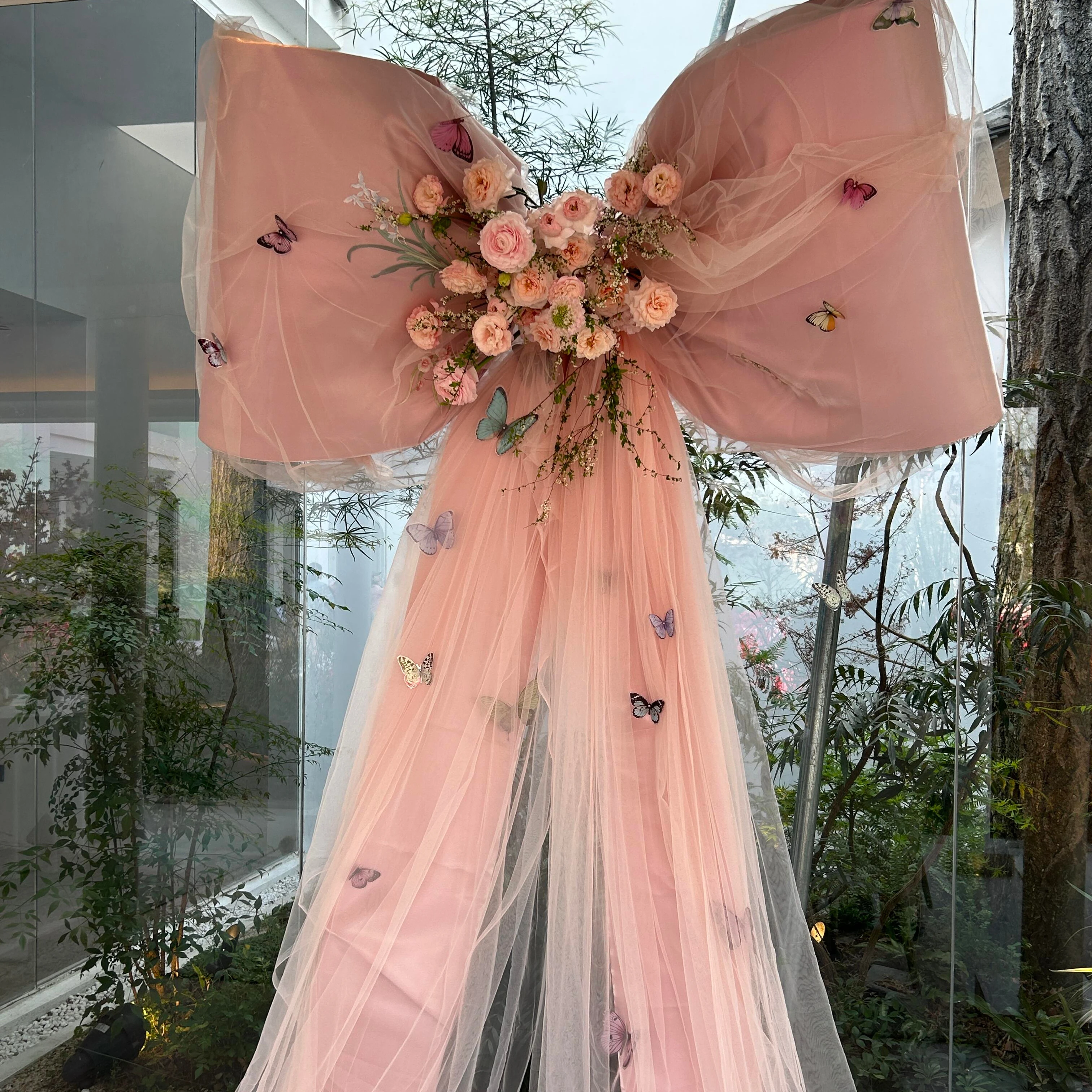 كبير لامعة قماش التفتا القوس الفن تركيب المتضخم الشريط الديكور لعرض حفل الزفاف التجارية #5