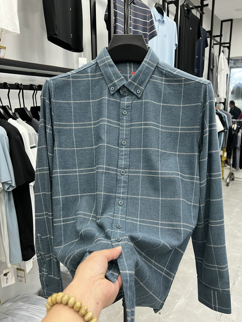

Men's Casual Long Sve irt Fce Fini Thin Skin Friendly Plaid Top Thiened Spring Faion Urban Stand Fit Button ...