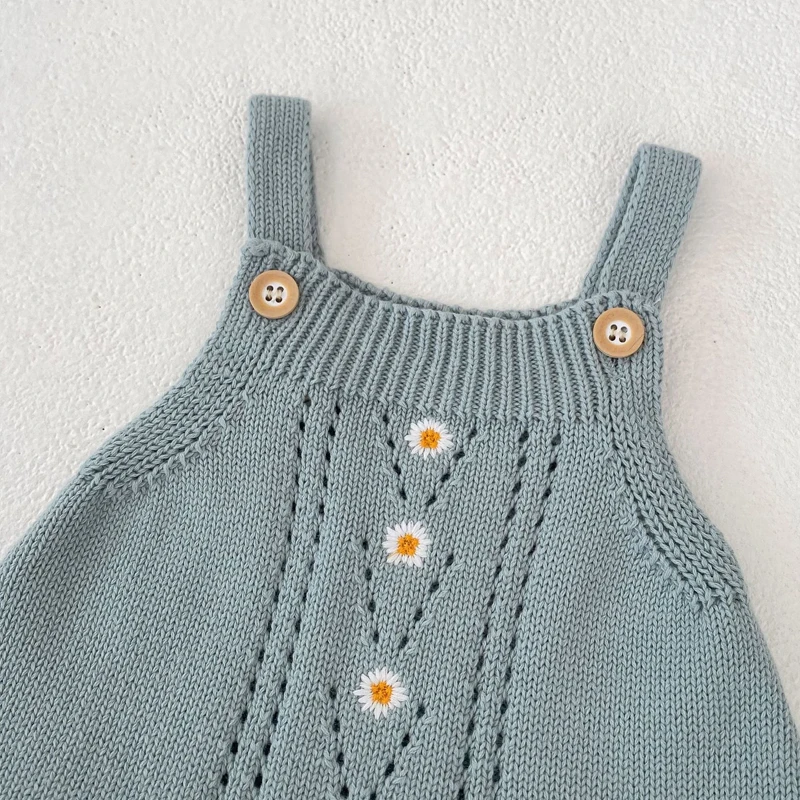 New autumn baby clothing, 0-3 year old girls, daisy embroidered hollowed out knitted camisole skirt