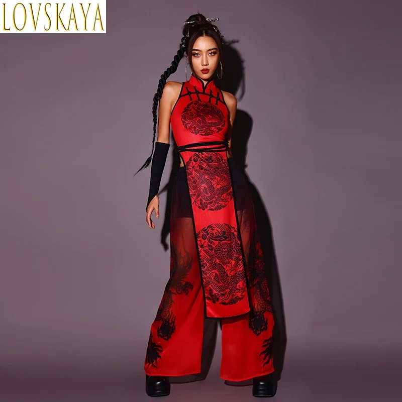 Ladies in Chinese jazz performance attire, red attire, nightclubs, bars, DJs, singers on stage, wearing sexy dance costumes