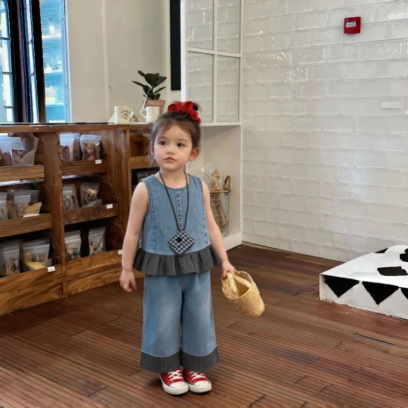 

Комплект детской одежды для девочек: летний костюм 2026 года, новая корейская коллекция, ковбойский топ без рукавов и широкие брюки, комплект из двух предметов