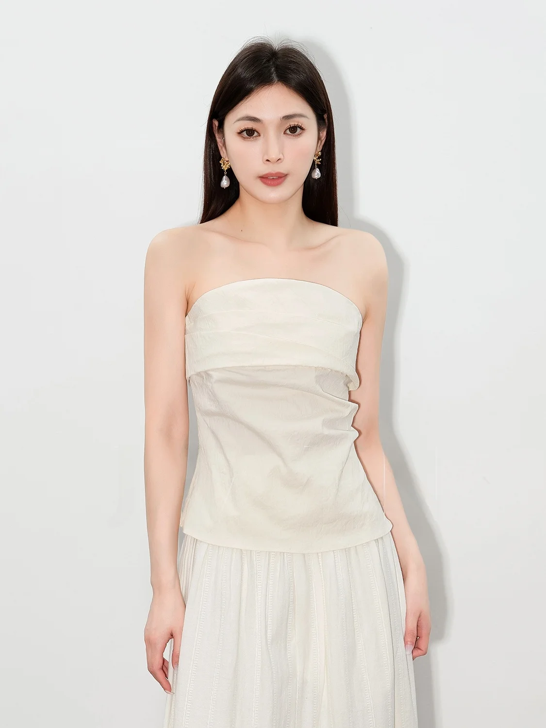 

JVJN l Текстура Хлопковая подкладка Асимметричный дизайн со складками Женский новый топ без рукавов Эластичный бинт бежевого цвета