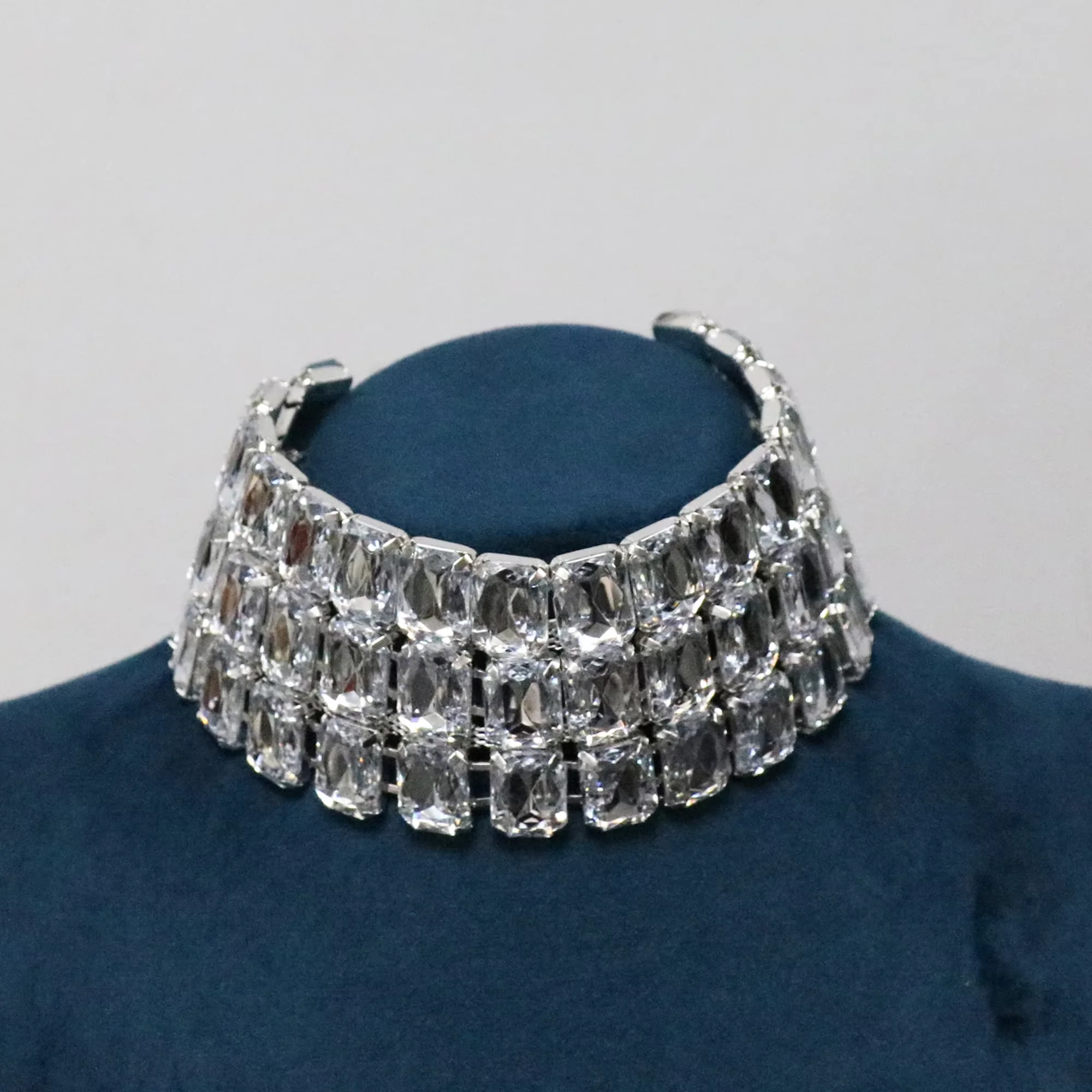 Fashion Multilayer Rhinestone Choker Necklace Banquet Jewelry Shiny Large Square Crystal Chunky Chain for Women Catwalk Show