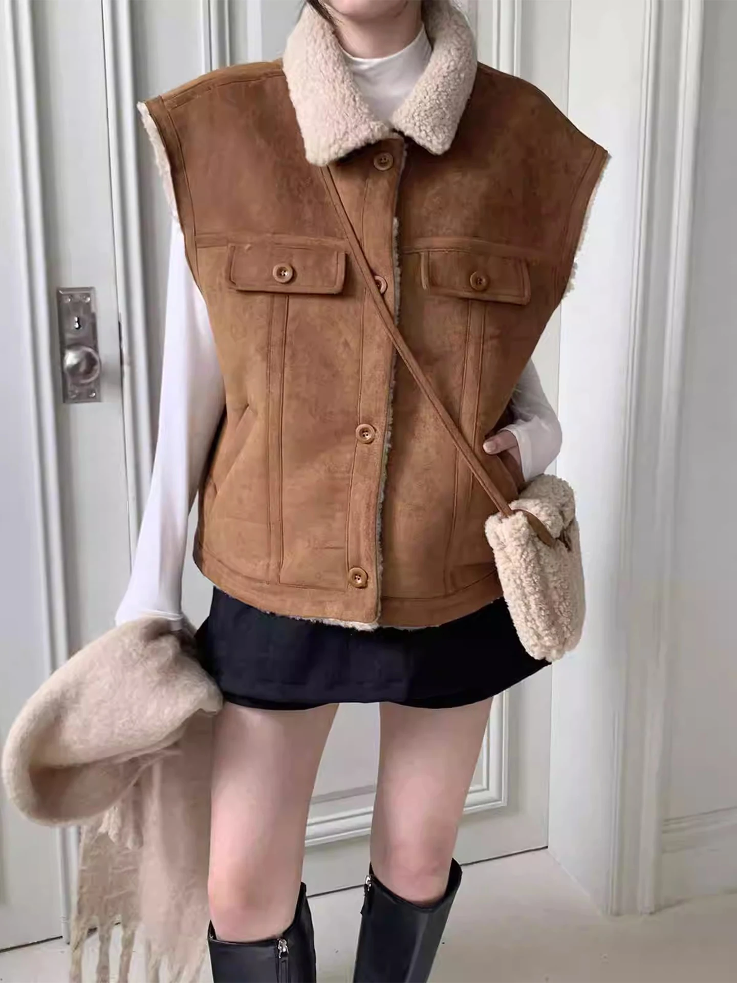 

Жилет из меха ягненка в стиле ретро, женский топ без рукавов, модная зимняя верхняя одежда с сумкой, подходящая для поездок на работу