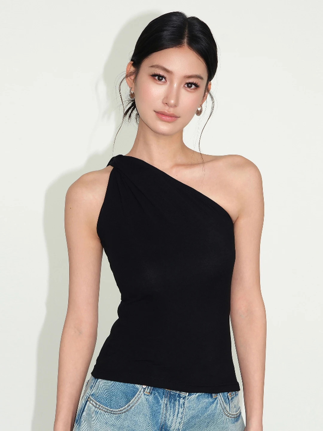 Elegant Sexy Single Shoulder Strap Vest Women's Outerwear Inner Match Beautifully Covers Side Breast No Sleeve Neck Hanging Top