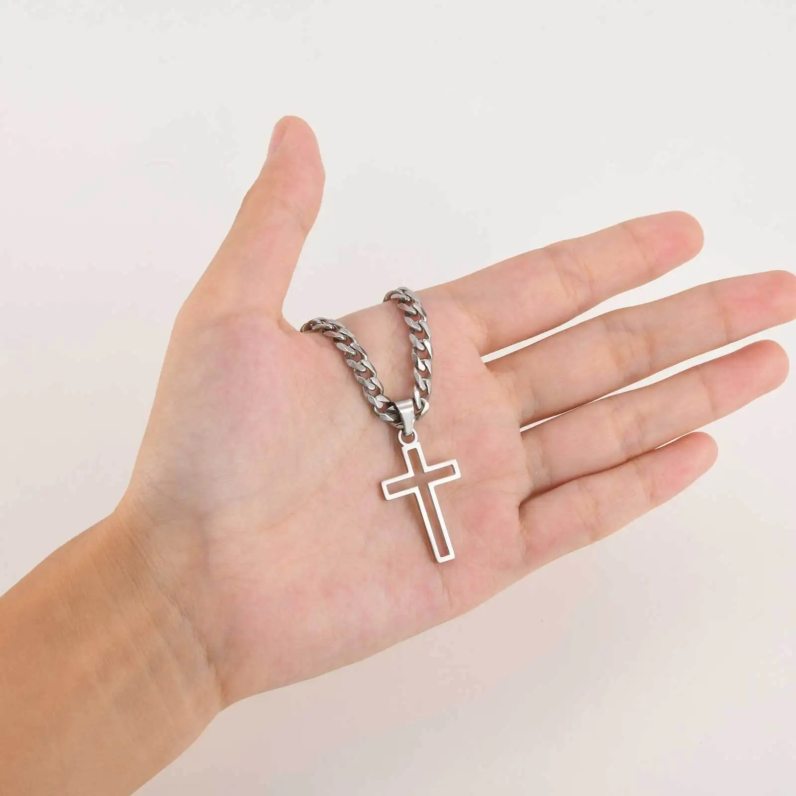 Grundlegende Kreuz-Halskette für Männer und Jungen, wasserdichter, stahlfreier, hohler Kreuz-Charm-Anhänger, einfacher Gebetsschmuck – Detail 6