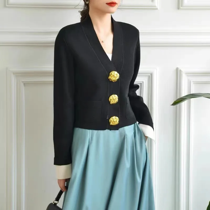 2023 Herfst Elegante V-Hals Vest Trui Voor Vrouwen Gouden Knopen Lange Mouw Gebreide Tops Vintage Mode Chic Dames Jas