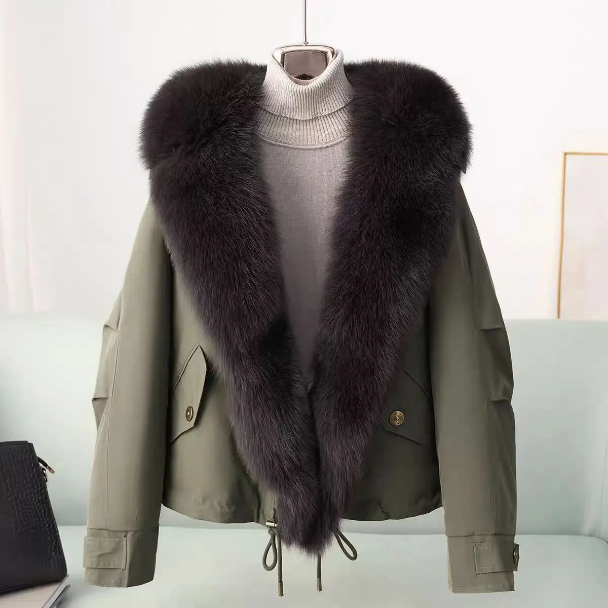 2026 Winter New High End Big Fur Collar Workwear Down Cotton Jacket Women's Fashion Short Thicken Cotton Female Parkas Coats