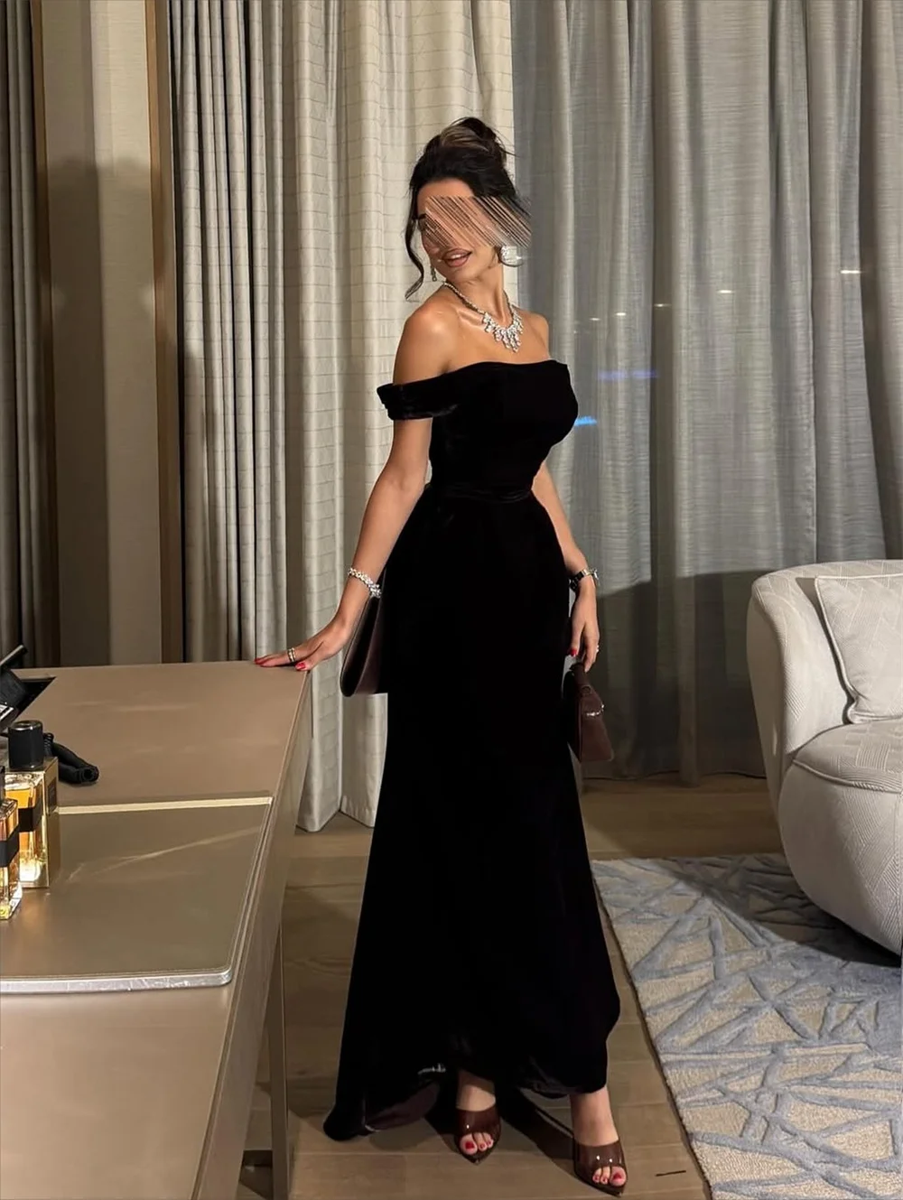 ชุดราตรีทรงเมอร์เมดแบบไร้สาย ดีไซน์หรูหรา เปิดไหล่ ประดับโบว์ ชุดออกงานพรอมสำหรับผู้หญิง สามารถสั่งตัดได้ ชุดคลาสสิกสำหรับงานปาร์ตี้ รุ่นใหม่ 2025