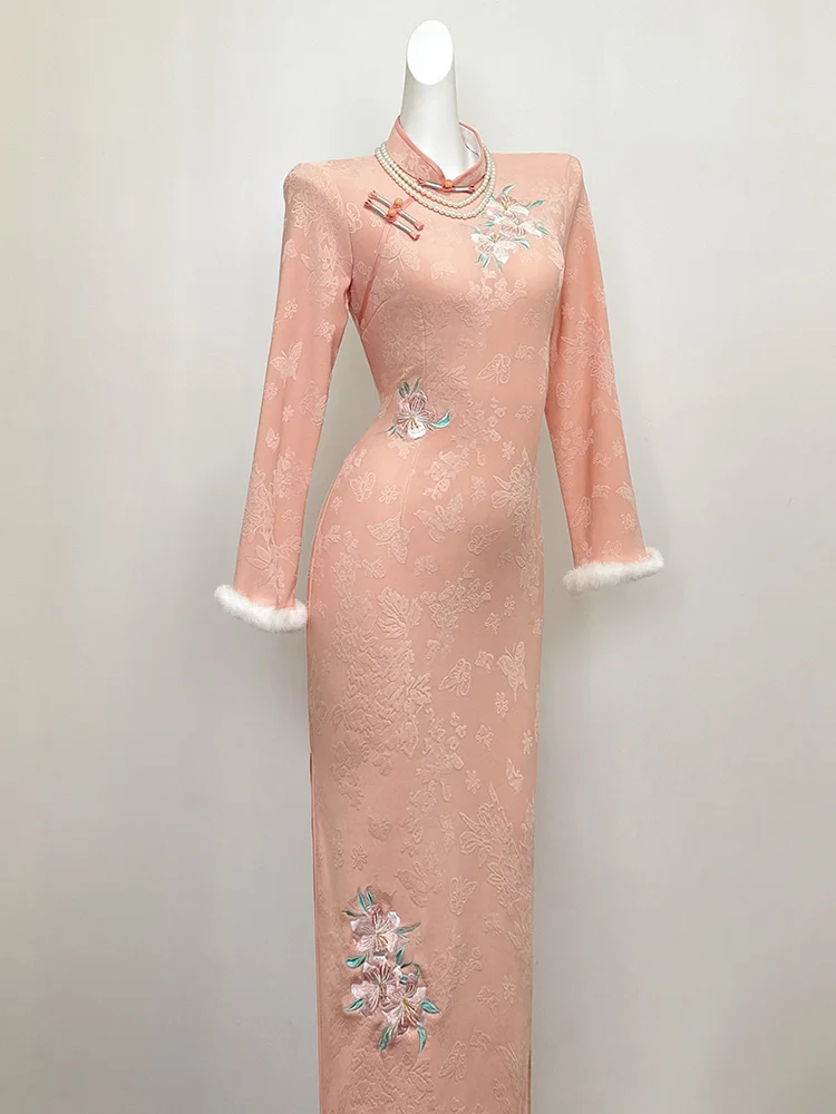 

Pink Velvet Frosted Winter Thiened Embroidered Long Sve Mid-Length Qipao Ele Engagement Par Wear for Young Women