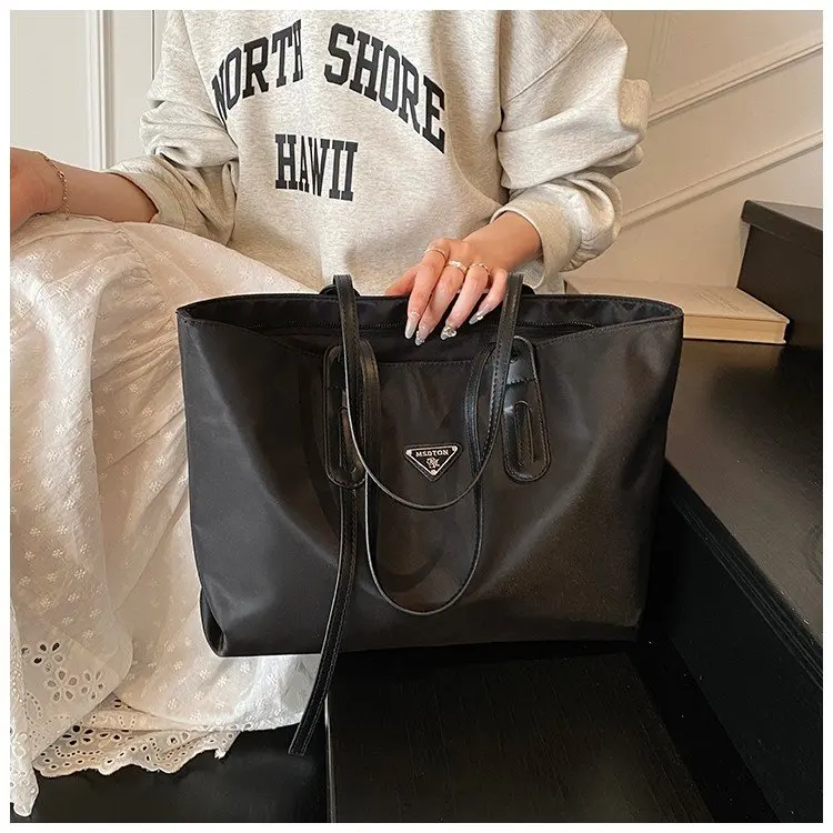 Unique Trendy Crossbody Bag with New Style - Elegant Exquisite Design for Girls' Sweet Retro Casual Daily Outfits, Versatile Use