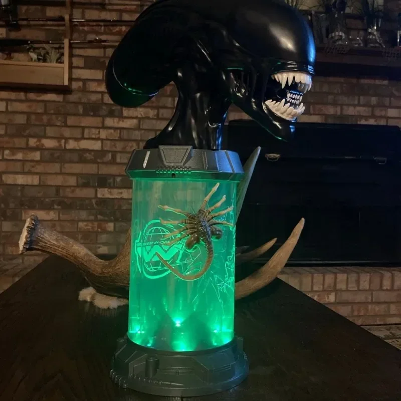 Facehugger Figure Alien Anime Figur Glow Jar Alien 2025 Regal Popcorn Led Water Tank Opposite Crystal Lamp