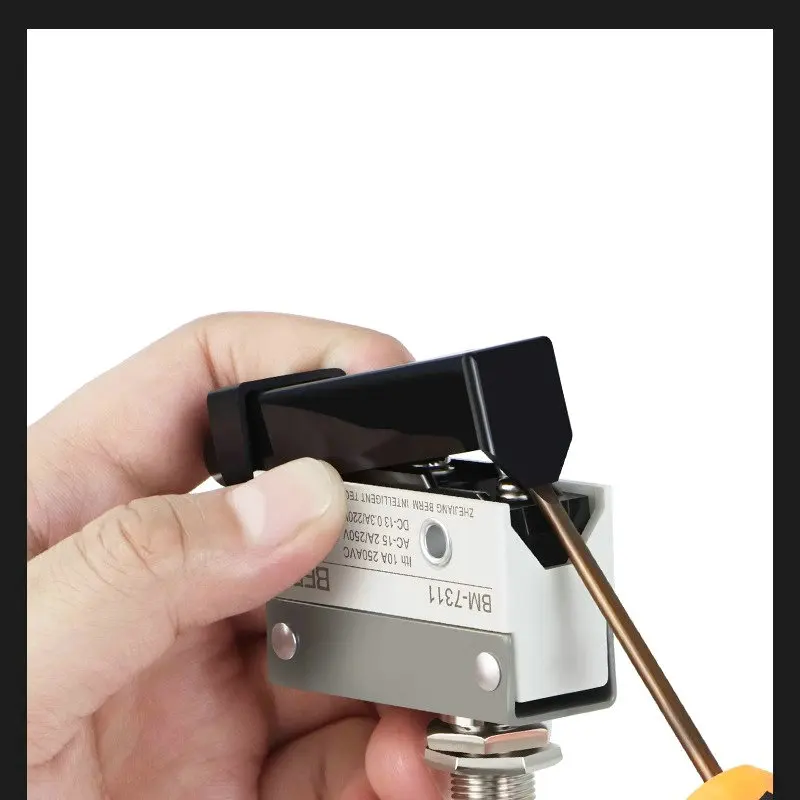 220V/380V10A Travel Switch Micro Switch, 1 Normally Open/1 Normally Closed, Self Resetting Limit Switch, Copper/silver Contacts