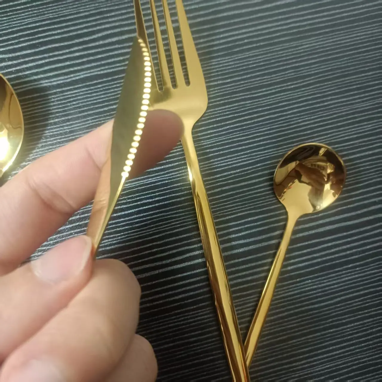 2025 New Arrivals 4pcs/Set Kitchen Tableware Silverware Sets Stainless Steel Dinner Gold Dinnerware Set Fork Coffee Spoon