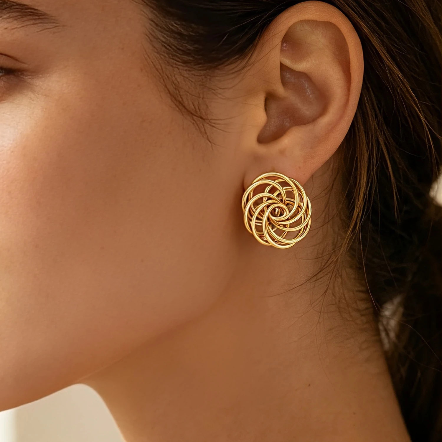 Vergoldete Edelstahl Gewebte Draht-Kugel-Ohrstecker für Damen Retro Kreative Gedrehte Kreis-Statement-Ohrringe Luxus-Schmuck – Detail 2
