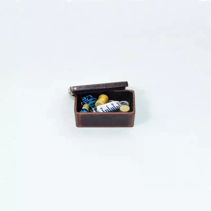 /GJ/Mini Simulation Needle And Thread Box Model Miniature Toy Scene Decoration Dollhouse Accessories 1 Set