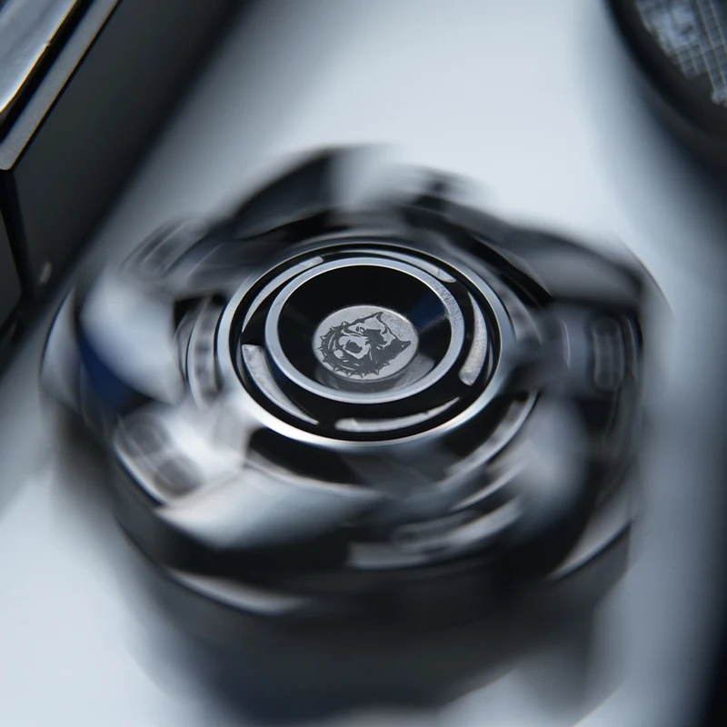 KTS الأصل Wuye Kaijia EDC الربط الميكانيكية المعدنية جيروسكوب ببصمة الإصبع الضغط لعبة سطح المكتب هدية