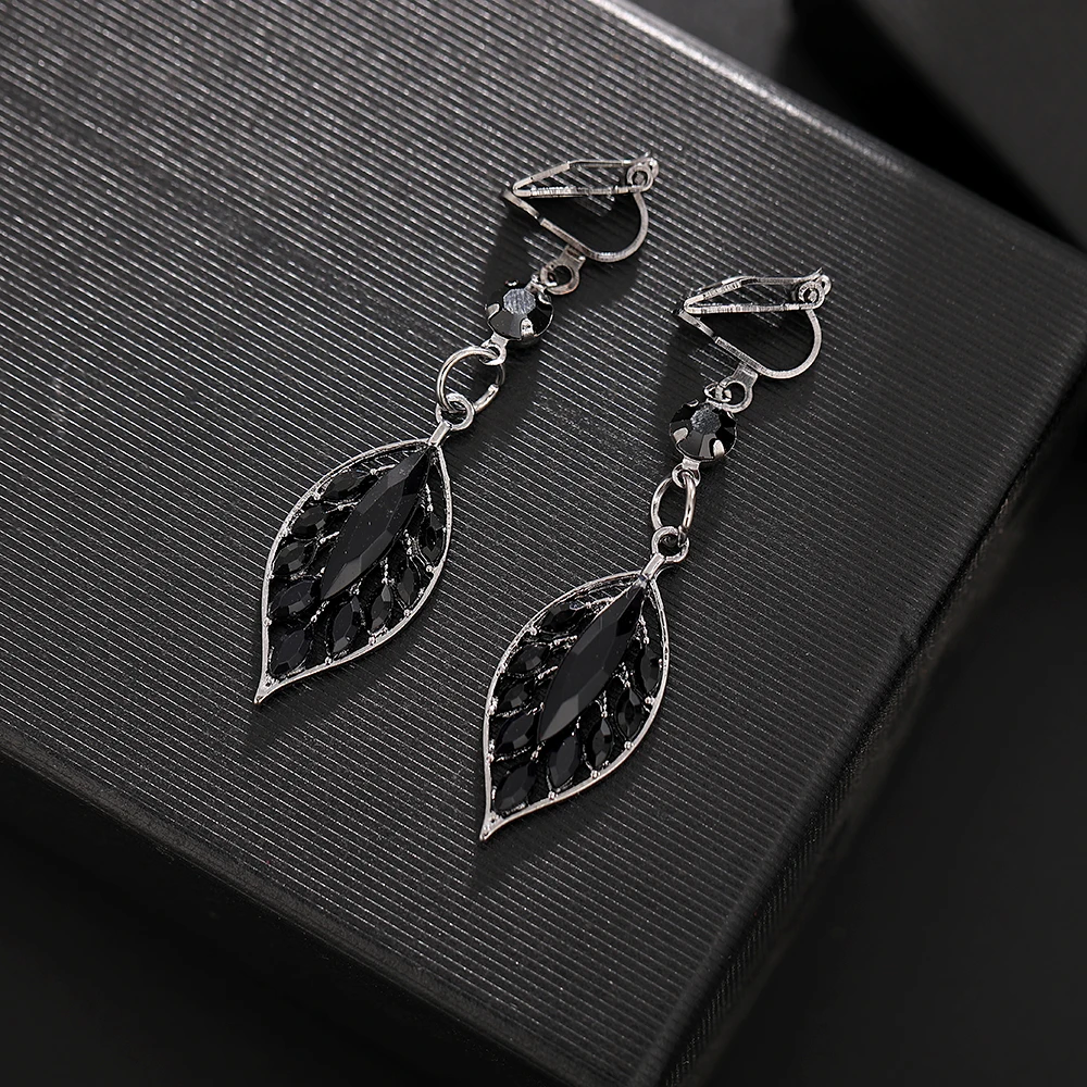 New Fashion Black Crystal Leaf Tassel Clip Earrings for Women Exquisite Micro Inlaid Cubic Zircon Leaves Earring Wedding Jewelry