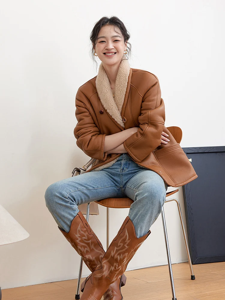 Chaquetas de invierno de piel de oveja merina de lujo de alta gama para mujer, abrigo de piel auténtica de cordero auténtica con una hilera de botones, novedad de 2025