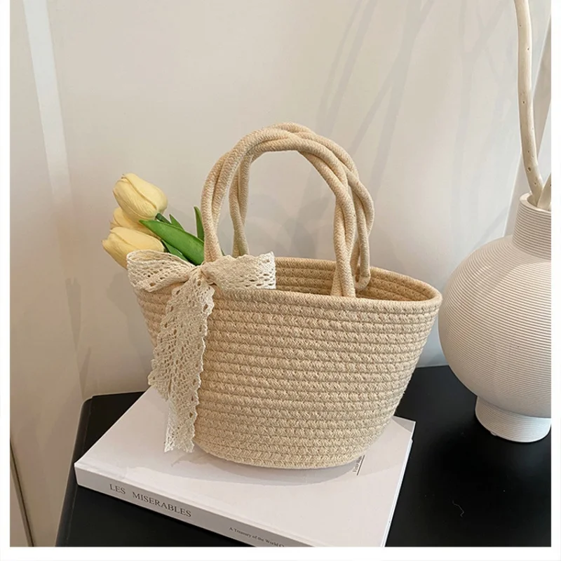 Мини-тканая соломенная пляжная сумка для женщин, легкий дизайн с открытым верхом, кружевное украшение с бантом, идеально подходит для отпуска и летних прогулок ﻿