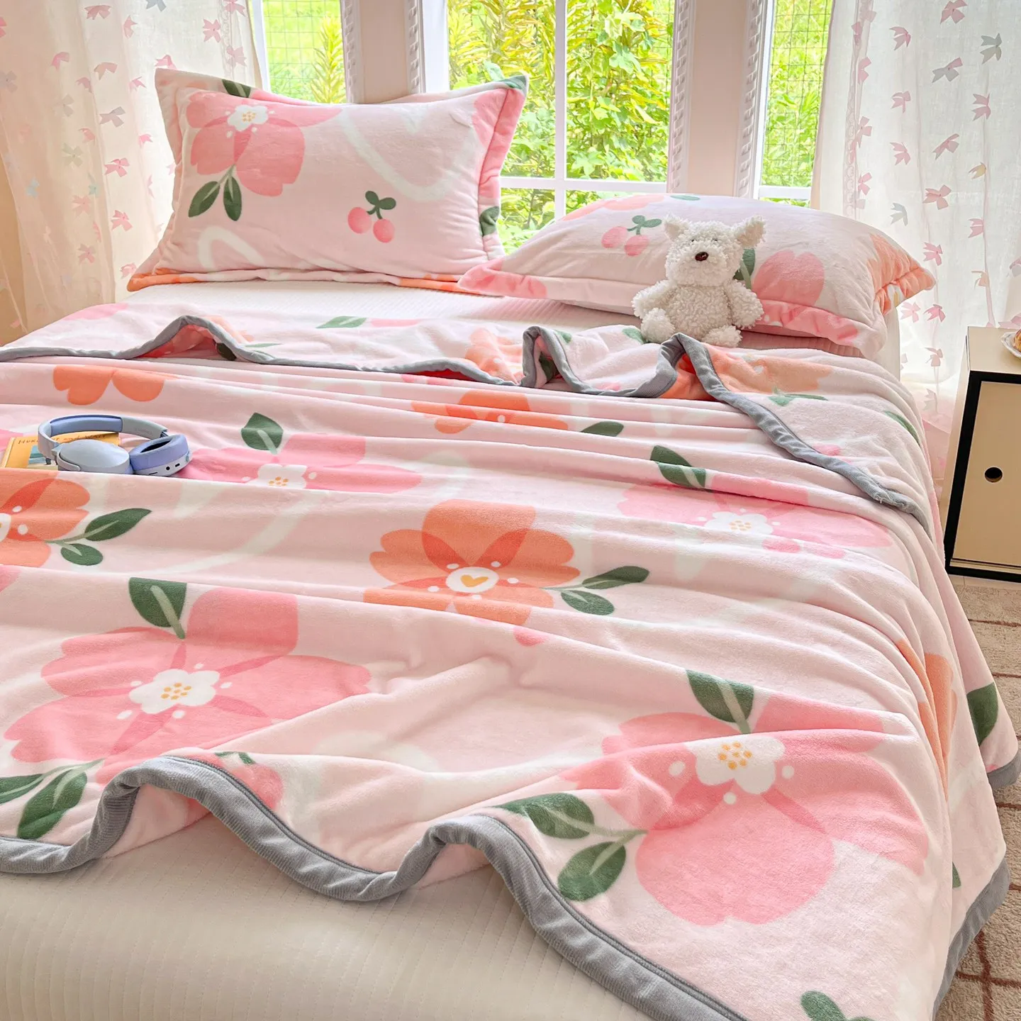 J HomeFloral Printing Milk Fleece Blanket All-season Soft Flannel Throw Blanket for Sofa Bed Office Travel Plush Plaid Warm Beds