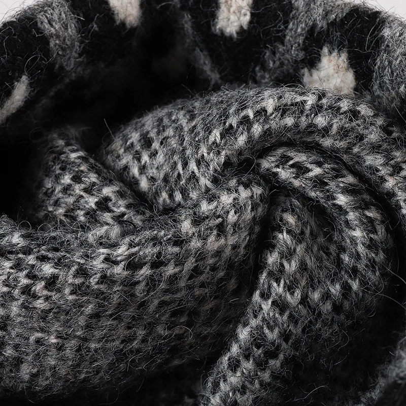 Amerikanische personalisierte Leopardenmuster-Strickmütze für Herbst und Winter, Wollmischung, warm, mit Ohrenschutz, Skull-Beanie für Damen – Detail 6
