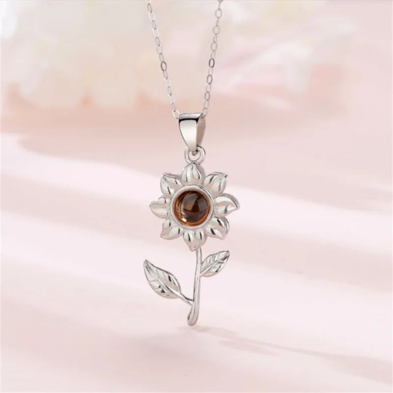 Custom Photo Projeciton Necklace with Sunflower Shaped Pendant Necklace Personalized Jewelry Gift Dropship 2023