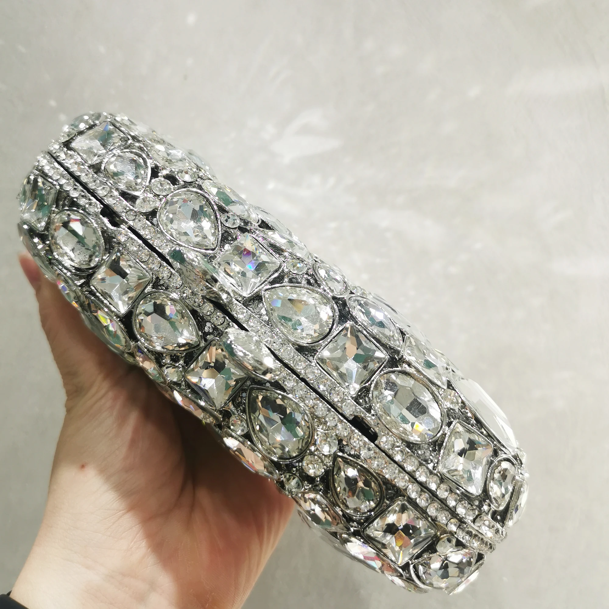 WHTUOHENLarge Silver Stones Wedding Dress Purses Women Bridal Crystal Handbags Rhinestone Party Prom Evening Clutches Minaudiere