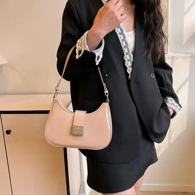 

Модная женская сумка-мессенджер 2026 года, однотонная, с уникальным дизайном, универсальная, персонализированная, на плечо